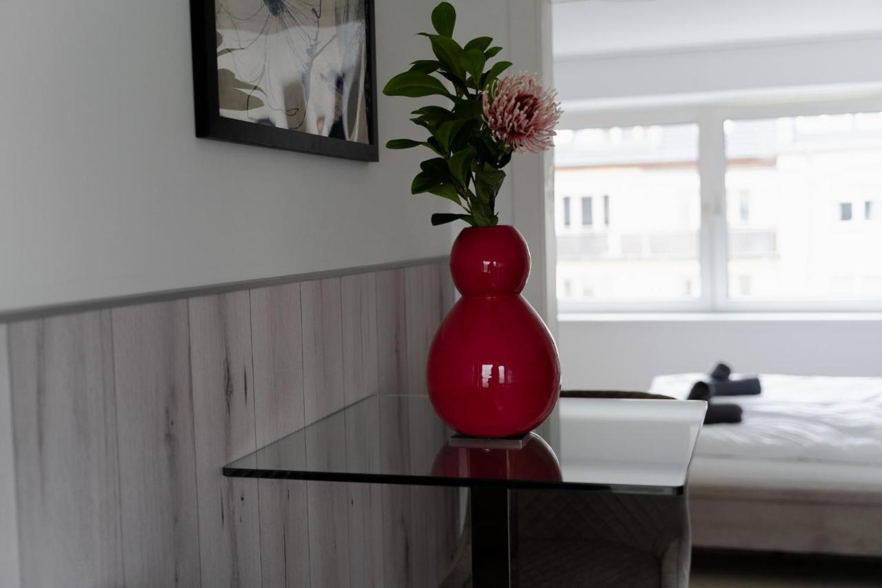 City Apartments By Junik Apartments Krefeld Bagian luar foto